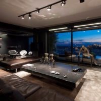 Conception d'un appartement pour hommes avec une fenêtre panoramique