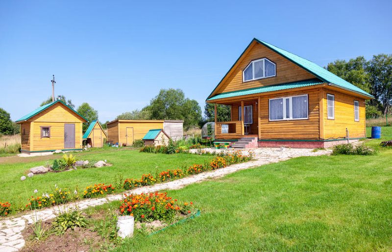 Conception d'un chalet d'été dans le style russe