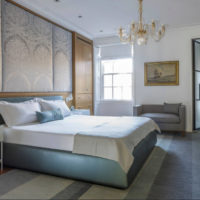 Arbre dans une chambre à coucher décoration d'un immeuble résidentiel