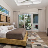 Tapis de tapis sur le sol de la chambre