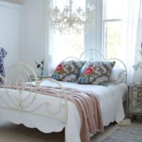 Plantes et fleurs à l'intérieur de la chambre