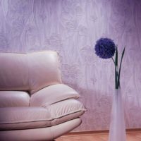 Grandes fleurs sur papier peint pour la peinture