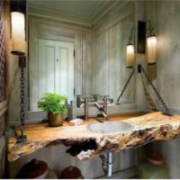 Bois à l'intérieur de la salle de bain
