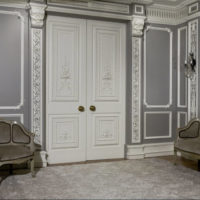 Moulures en plâtre et en polyuréthane à l'intérieur du salon