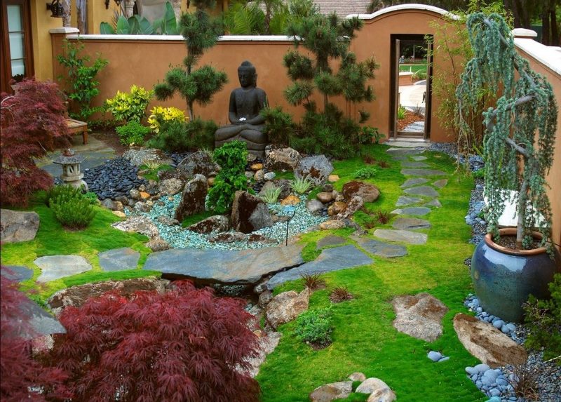Jardin oriental à faire soi-même à l'avant