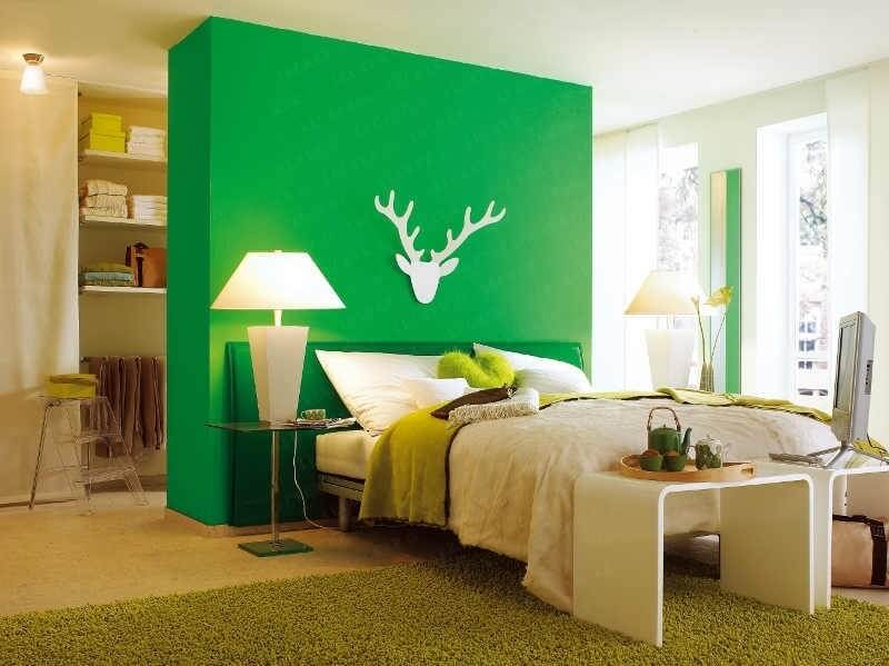 Color verde en el diseño del dormitorio.