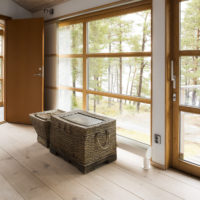 Mobilier en osier dans le couloir d'une maison privée