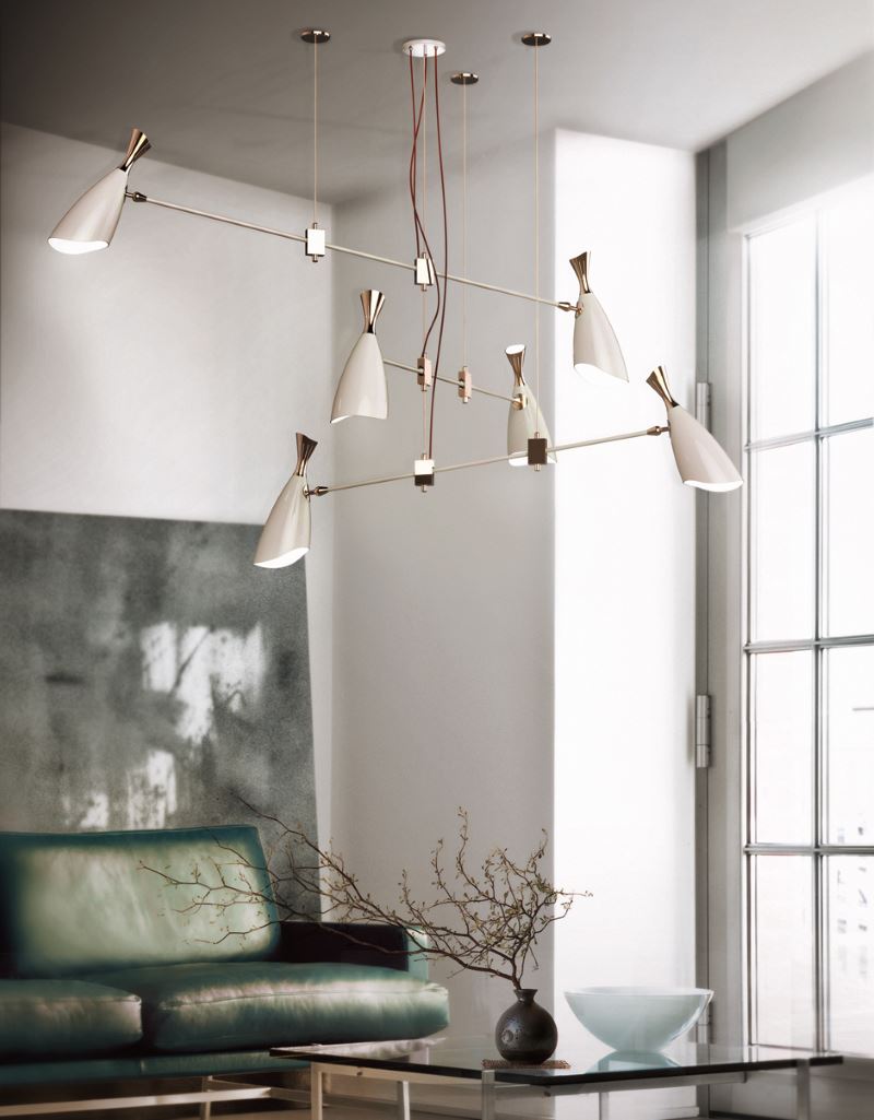 Lustre insolite dans un intérieur de salon moderne