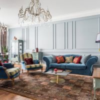 Nuances de bleu à l'intérieur du salon