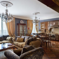 Arbre à l'intérieur d'un salon classique
