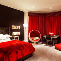 Hermosa habitación con muebles originales.