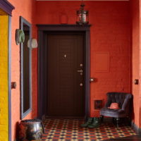 Rojo en el interior del pasillo