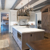 Poutres de plafond en bois gris
