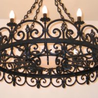 Lustre noir forgé