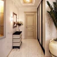 Intérieur d'un petit couloir de style classique