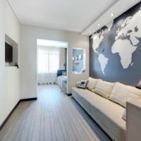Décoration murale dans un salon à thème marin