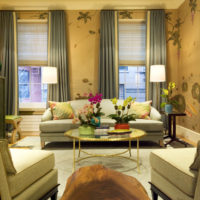 Couleur or à l'intérieur d'un salon moderne