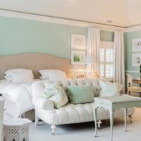 Salon lumineux d'une maison privée