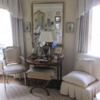 Intérieur d'un beau salon de style provençal