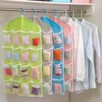Stockage de petits objets à la maternelle