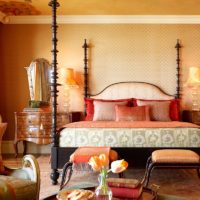 Beautés vivantes dans une chambre de style oriental