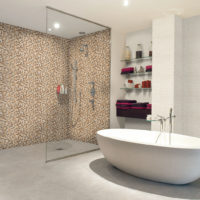 Mosaïque dans le zonage de la salle de bain