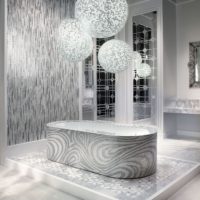 Bain podium en mosaïque de pierre