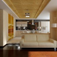 Le plafond de bois et de cloison sèche dans le hall d'une maison privée