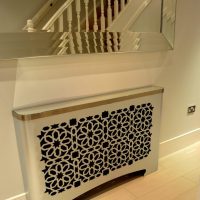 Écran métallique pour radiateur de chauffage