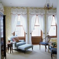 Rideaux de tulle légers dans le salon