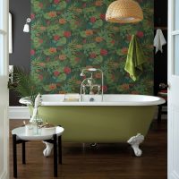 Bain vert clair sur fond de papier peint noir
