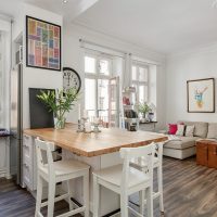 Comptoir de bar au lieu d'une table à manger