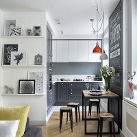 Étagères pour tableaux et décors