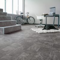 Carreaux de céramique gris