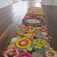 Tapis long de serviettes tricotées
