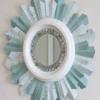 Cadre pour un petit miroir en papier