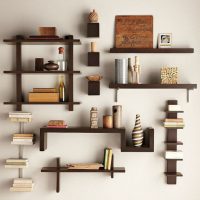 Étagères décoratives en planches de bois