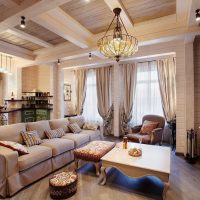 Spots rotatifs sur les poutres en bois du plafond