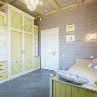 Conception d'une chambre d'enfants dans une maison à partir de poutres collées