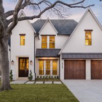 Garage pour deux voitures dans une maison privée