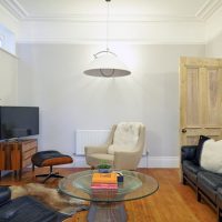 Table basse ronde avec plateau en verre