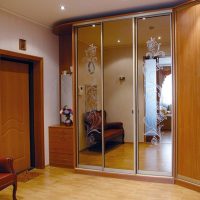 Ensemble de meubles pour un couloir spacieux