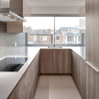 Estrecha cocina minimalista