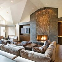 Configuration complexe du plafond blanc