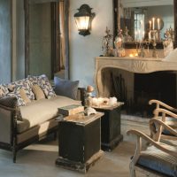 Chaises en bois dans un style rustique