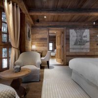 L'intérieur d'une chambre confortable d'une maison privée