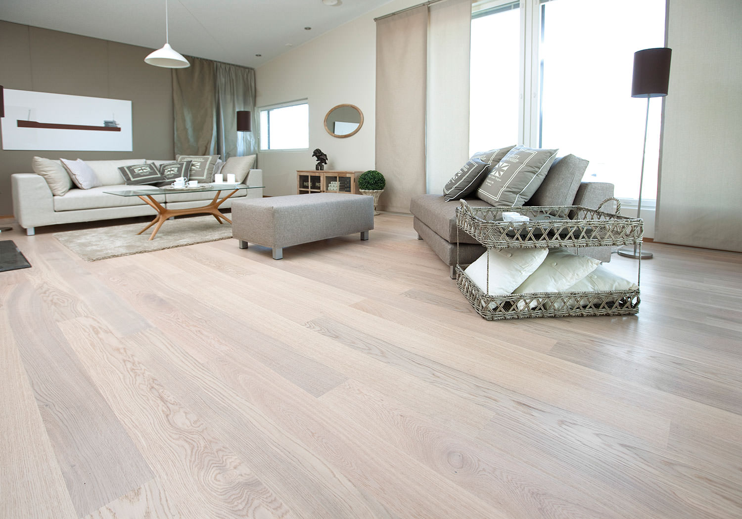 Stratifié à l'intérieur d'un salon spacieux