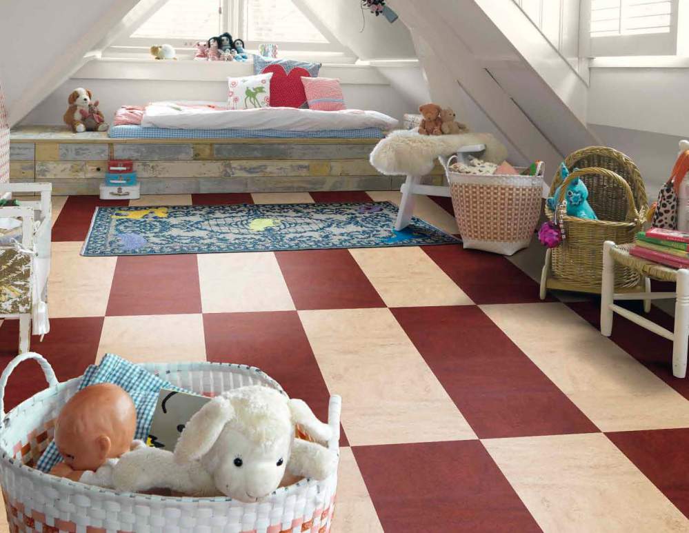 Utilisation de marmoleum comme revêtement de sol pour une chambre d'enfants