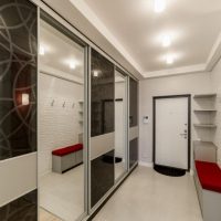 Intérieur du couloir noir et blanc