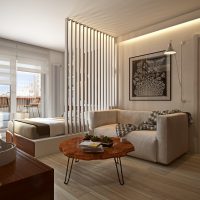 cloison de lattes dans un appartement décloisonné